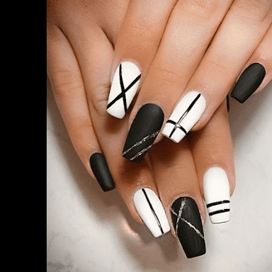 estilos de uñas negras con color blanco