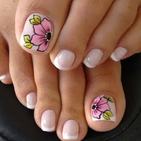 diseño de uñas con flores para pies 2
