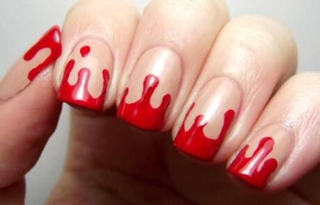 Uñas con sangre 2