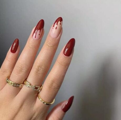 Uñas con sangre