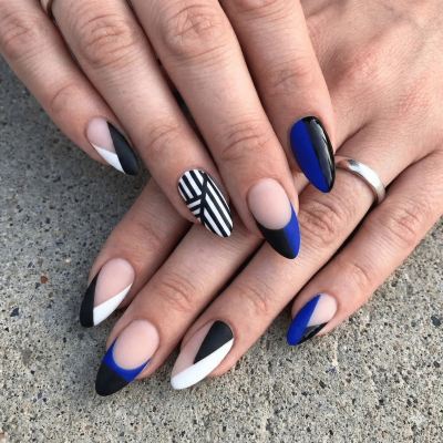 uñas semipermanentes decoradas​