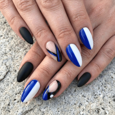 uñas semipermanentes decoradas​