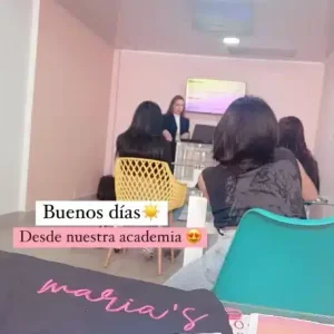 curso de uñas semipermanentes Medellin