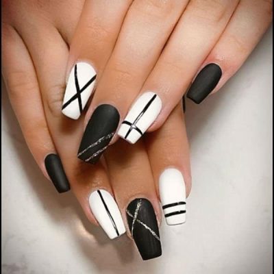 uñas blanco y negro sencillas1